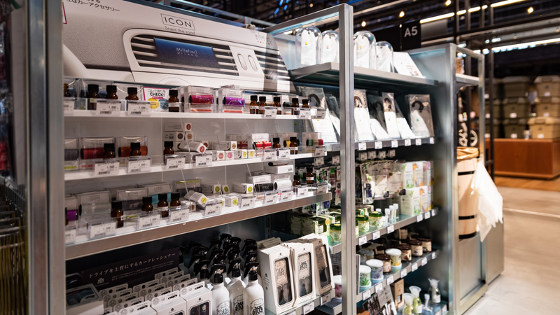 Illustration for article titled A Look Inside Autobacs: Japan's Fascinating Auto Parts Megastore